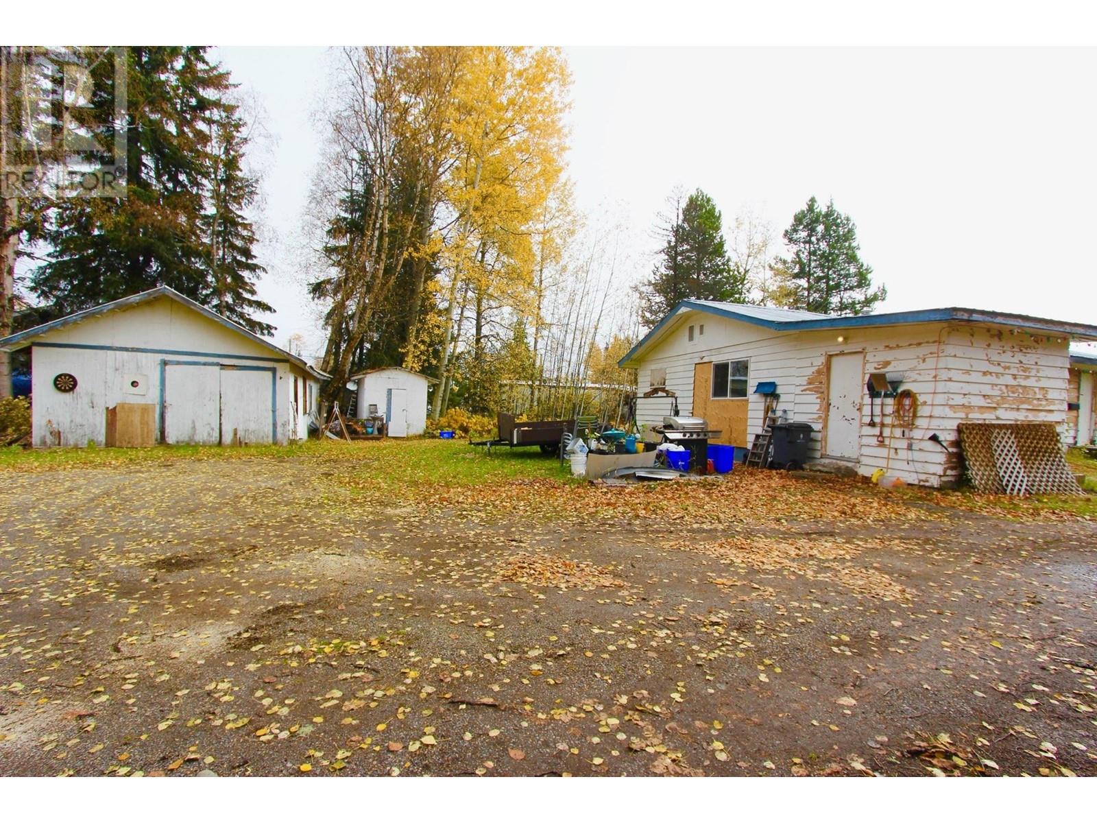 3044 E Austin Road, Prince George, British Columbia  V2K 2K7 - Photo 3 - R2936335