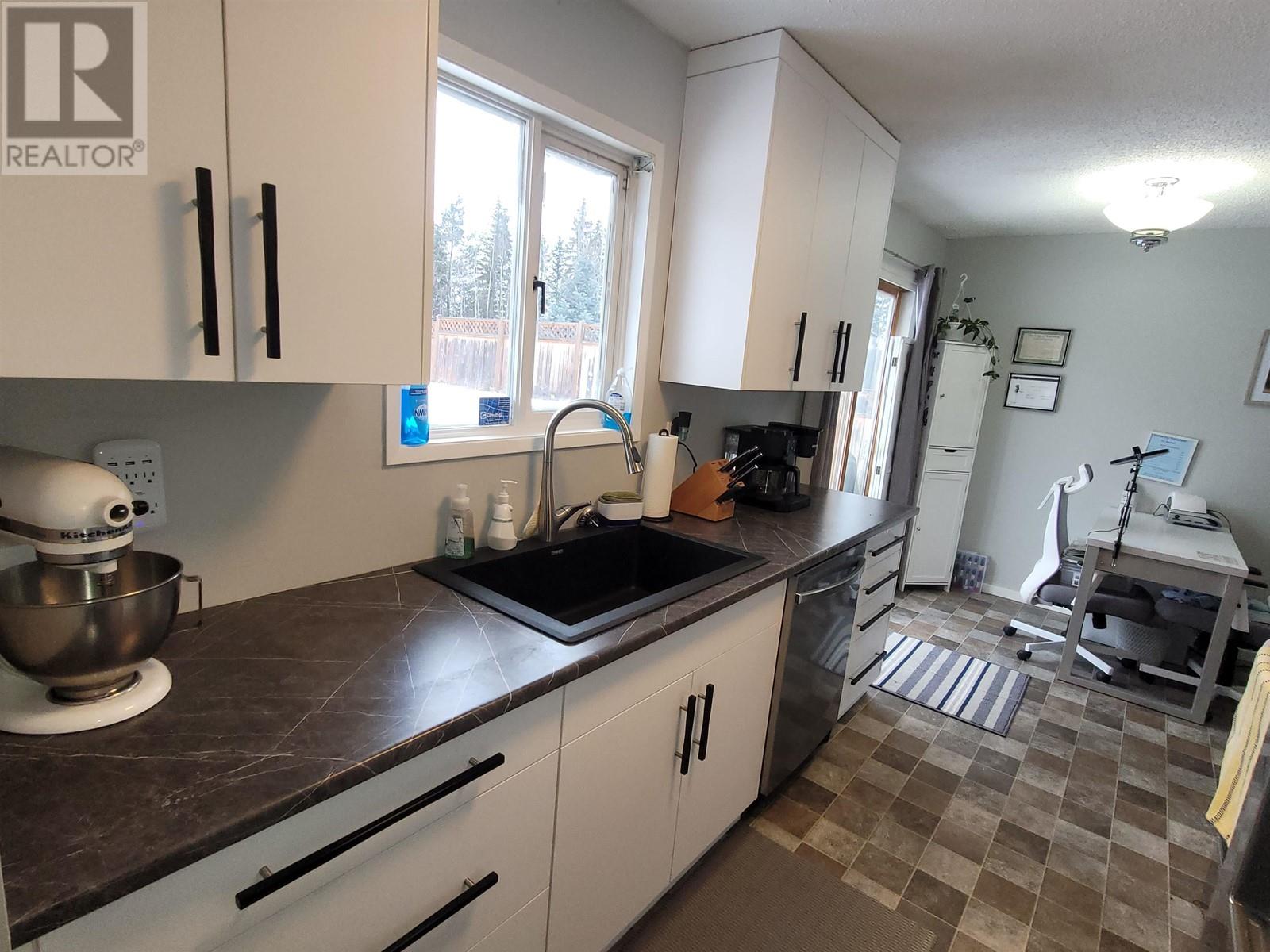 2375 Jasper Street, Prince George, British Columbia  V2L 1P2 - Photo 2 - R2958770