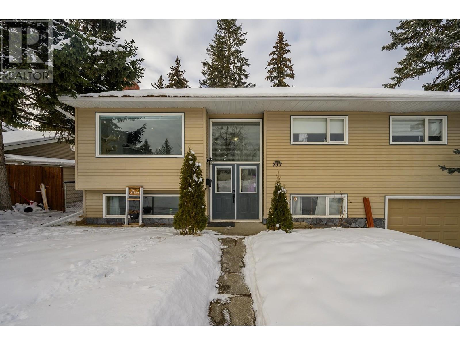 737 Summit Street, Prince George, British Columbia  V2M 3W9 - Photo 3 - R2967459