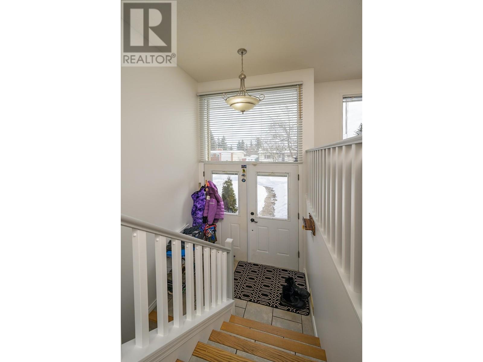 737 Summit Street, Prince George, British Columbia  V2M 3W9 - Photo 5 - R2967459